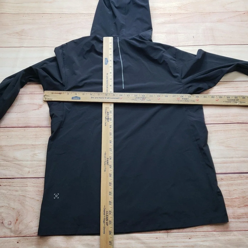 Lululemon Hoodie Womens M Black Pullover Lightweight Stretch‎ Hooded Reflective